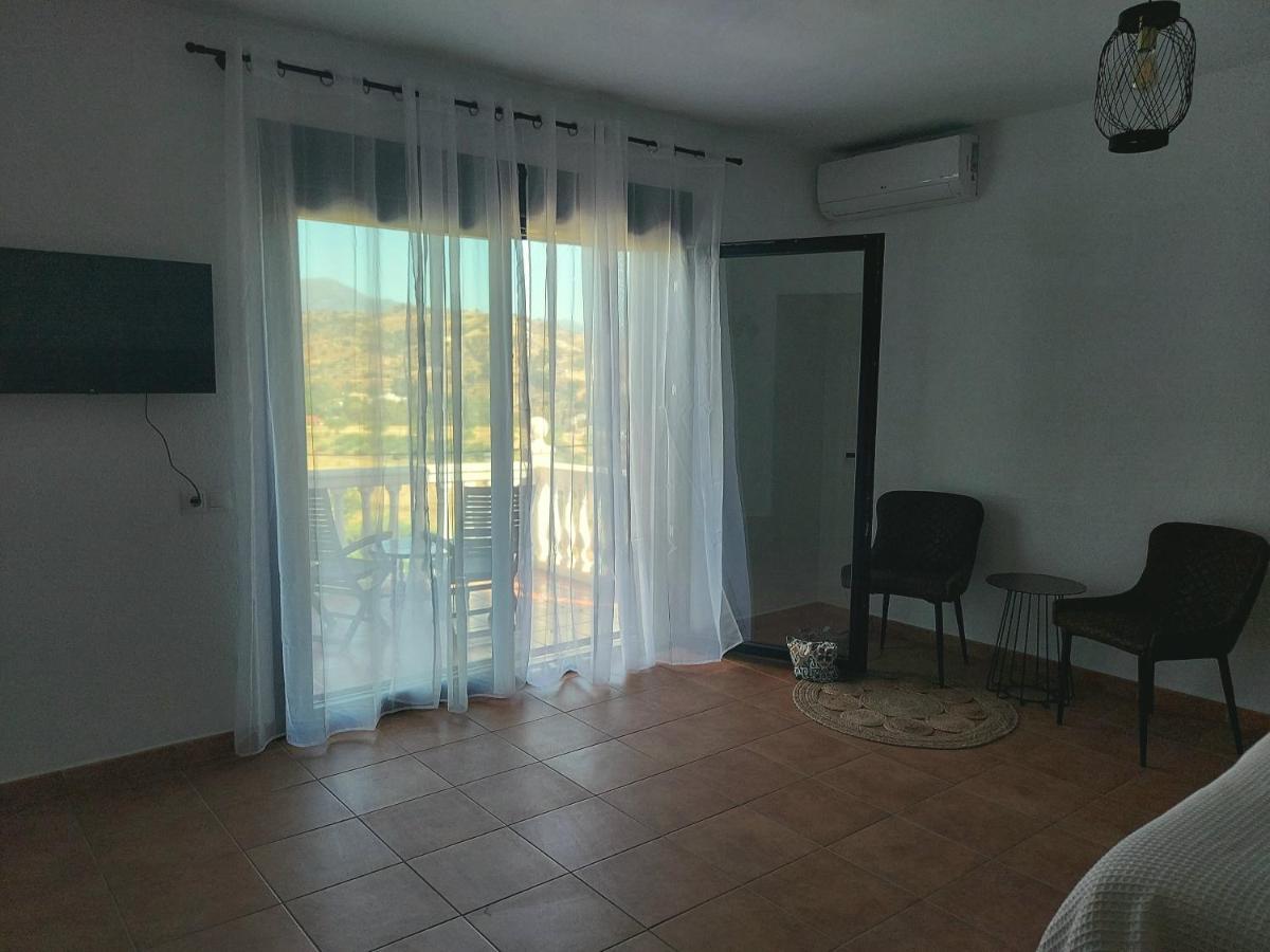 Bed and Breakfast Casa Loko Коин Экстерьер фото